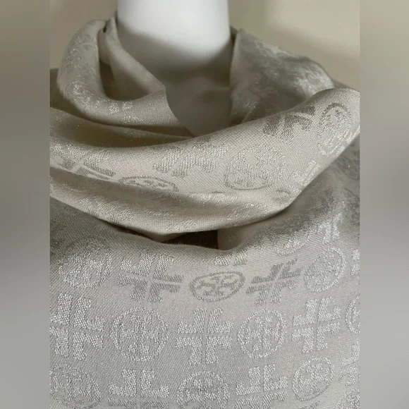 TORY BURCH Jacquard Traveler Scarf In New Ivory Logo Wool Silk Blend 30x76 Wrap - Picture 7 of 15